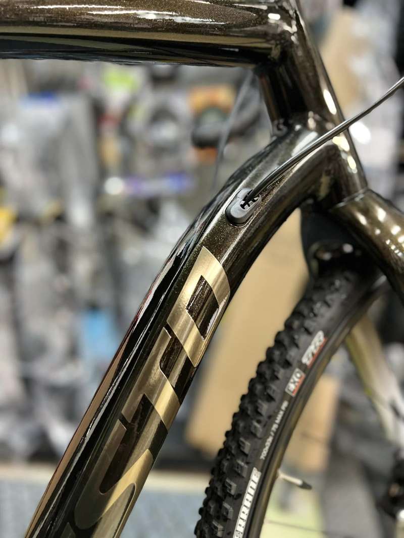 【新品未使用・未開封】BICYCLE OSMAND V2・赤デック ２種類 新品未使用・未開封】BICYCLE OSMAND V2・赤デック 2種類（新品