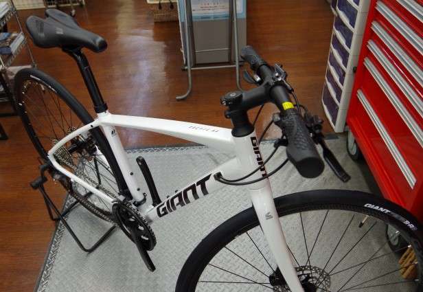 バオー様 クロスバイク GIANT ESCAPE RX ホワイト⚫️ セオサイクル