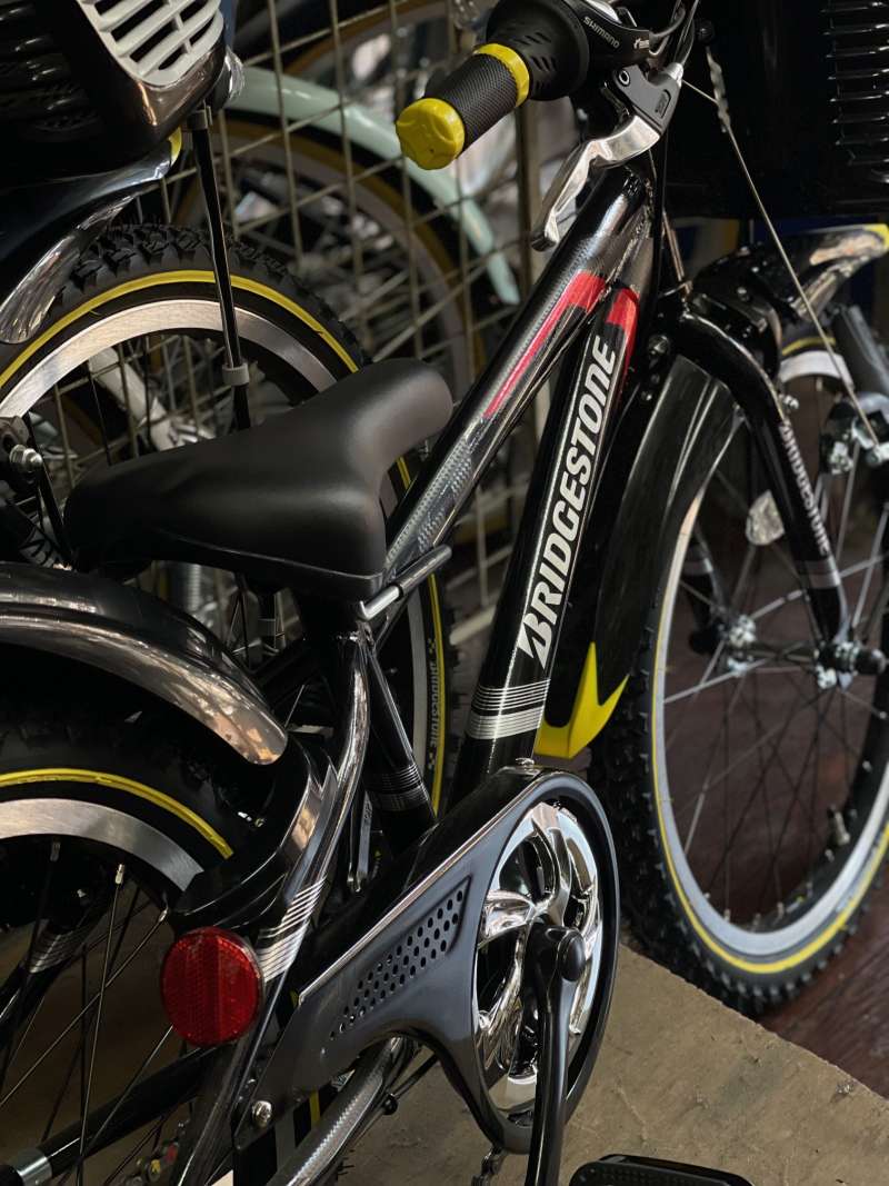 大阪市引取限定　BRIDGESTONE クロスファイアー　22インチ　黒/黄色 セオサイクル