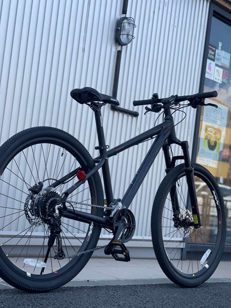 マウンテンバイク　ロードバイク　自転車 マウンテンバイク26インチ21/24/27スピードオフロードバイク高