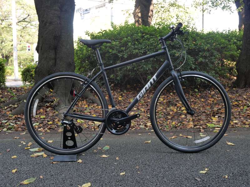 ☆高年式 Giant ジャイアント エスケープR3 人気のガンメタ ☆高年式 Giant ジャイアント エスケープR3 人気のガンメタ