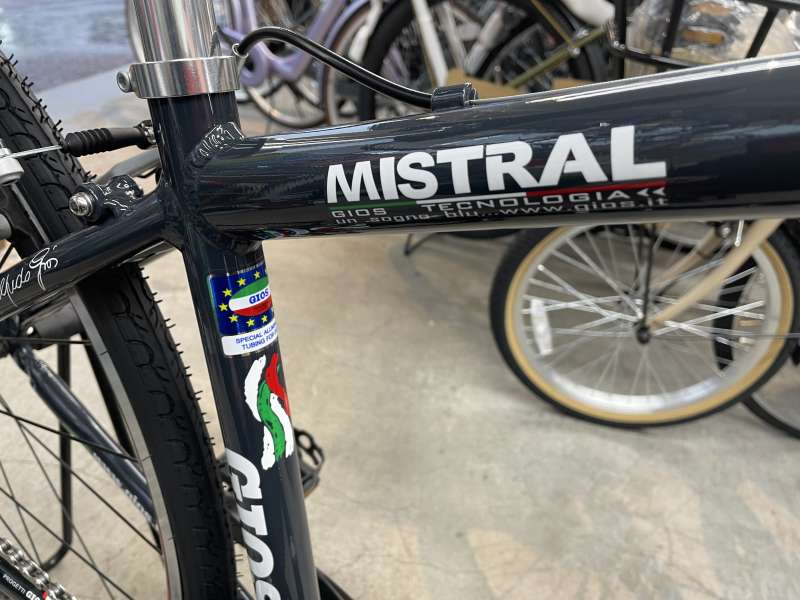 クロスバイク　GIOS MISTRAL ジオス　新品タイヤ　チェーン クロスバイク GIOS MISTRAL ジオス 新品タイヤ チェーン 引渡し限定
