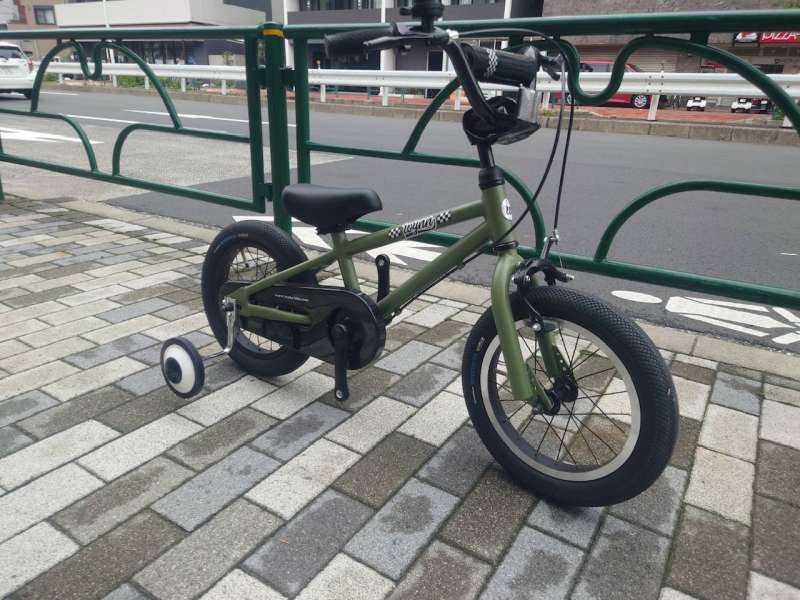 新品未開封　エビ中　自転車 a.n.design-works 送料無料ヤクシン完全組立 自転車 27インチ