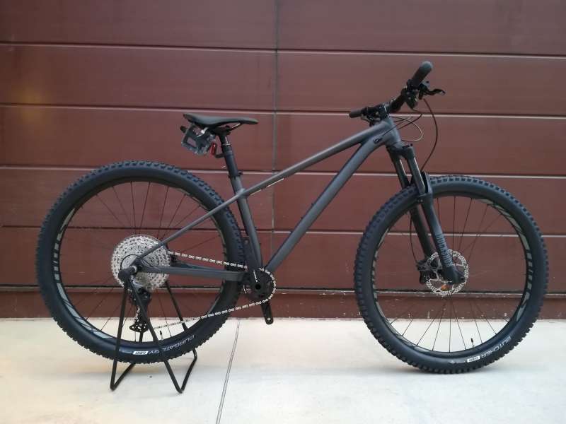 偉大な マウンテンバイク MTB スペシャライズト 6FATTIE COMP FUSE